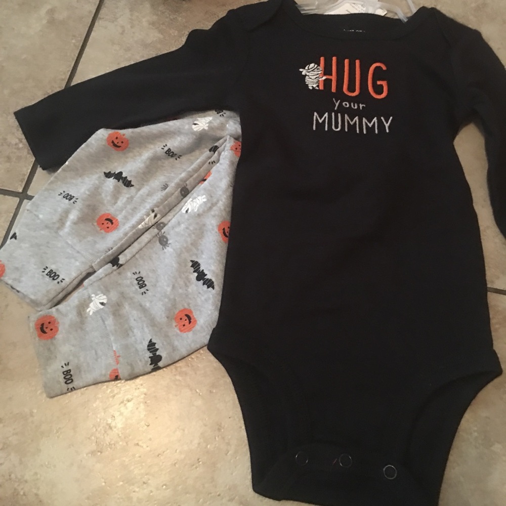 Bundle Deal- 2 X $15 !!!😍😍Carter’s 2 piece set